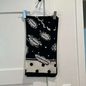 Black and white cotton scarf with city print